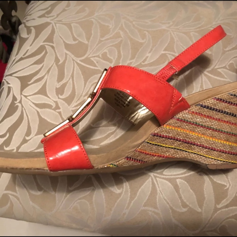 Beautiful sandals - Picture 3 of 7